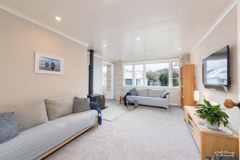 Photo of property in 5 Hodgins Grove, Naenae, Lower Hutt, 5011