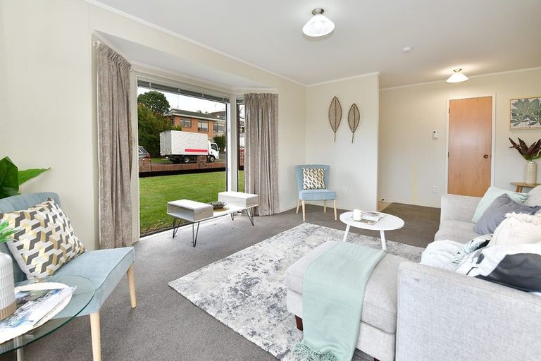 Photo of property in 16 Petrel Place, Massey, Auckland, 0614