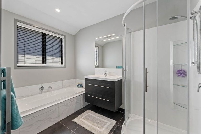 Photo of property in 8 Komahimahi Way, Motuoapa, 3382