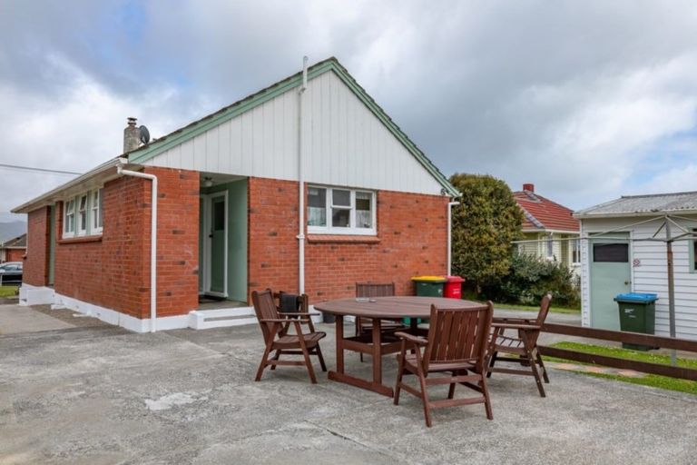 Photo of property in 19 Justine Street, Cannons Creek, Porirua, 5024