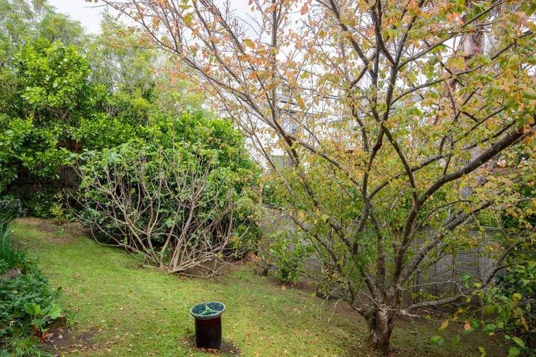 Photo of property in 2/13 Hart Road, Hauraki, Auckland, 0622