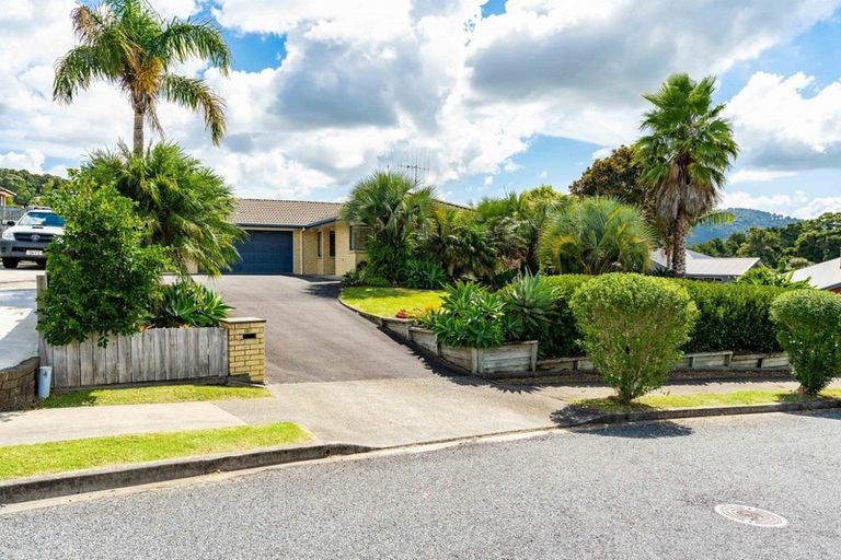 Photo of property in 11 Daviot Place, Te Kamo, Whangarei, 0112