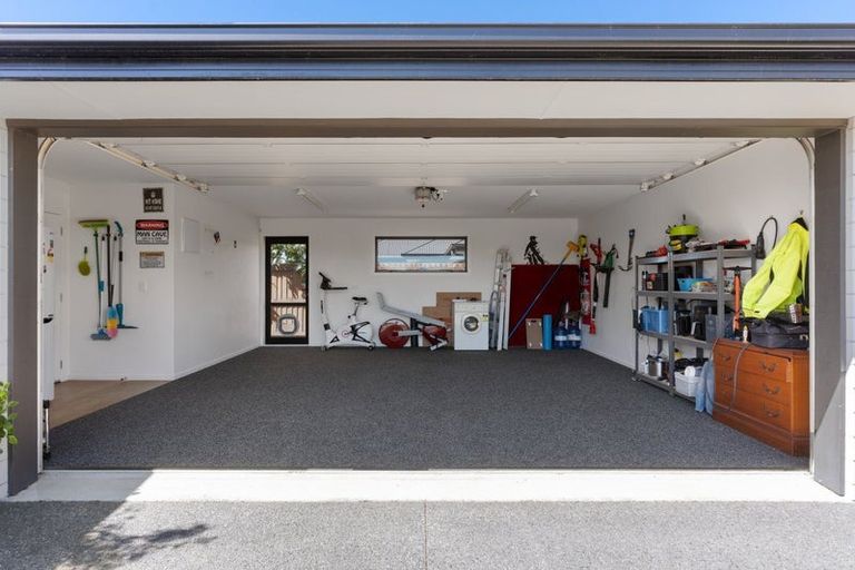 Photo of property in 19 Whincops Road, Halswell, Christchurch, 8025