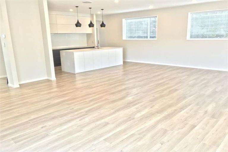 Photo of property in 6c Seaview Road, Milford, Auckland, 0620