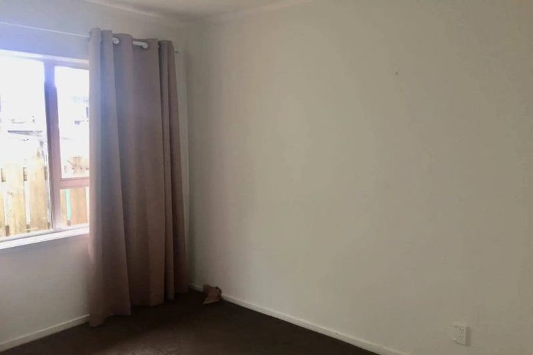 Photo of property in 2/8 Cape Road, Mangere, Auckland, 2022