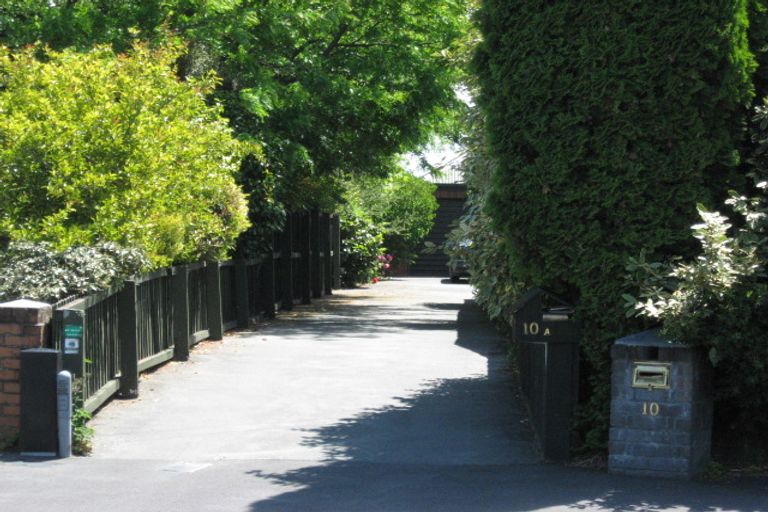 Photo of property in 10a Kyeburn Place, Avonhead, Christchurch, 8042