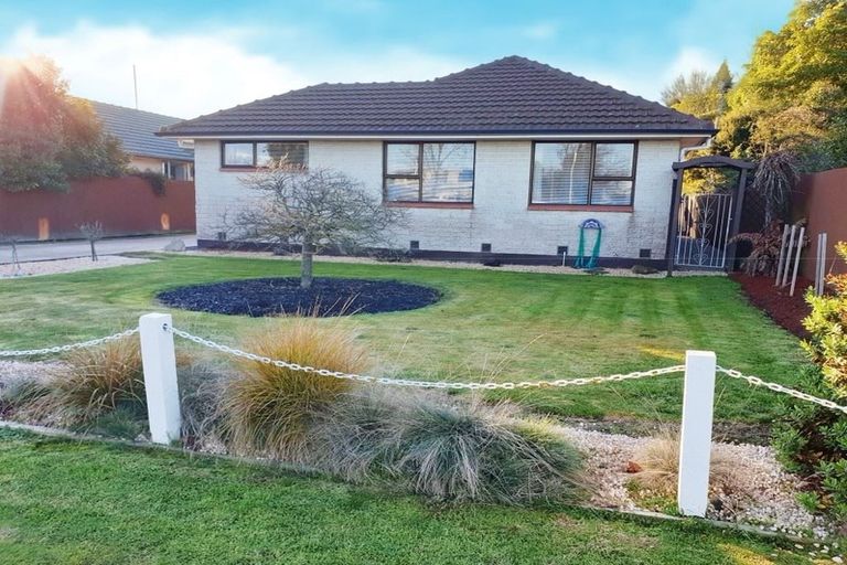 Photo of property in 22 Woodend Road, Woodend, 7610