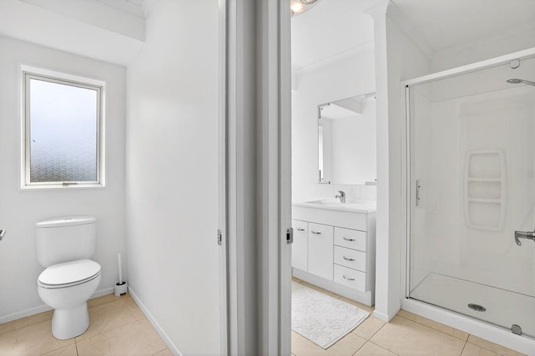 Photo of property in 1014 South Head Road, South Head, Helensville, 0874