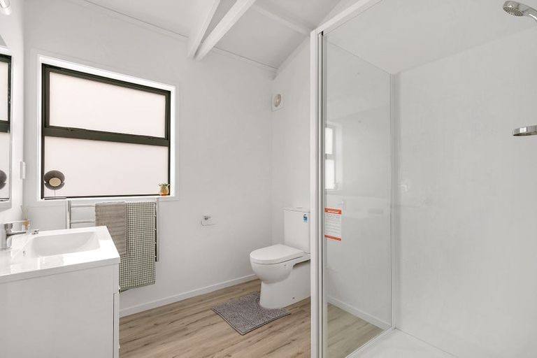 Photo of property in 25a York Place, Cannons Creek, Porirua, 5024