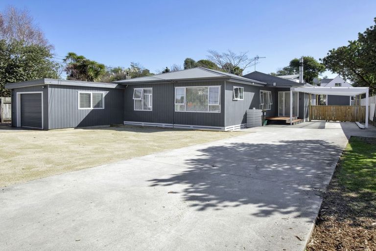 Photo of property in 221 Matai Road, Raumati Beach, Paraparaumu, 5032