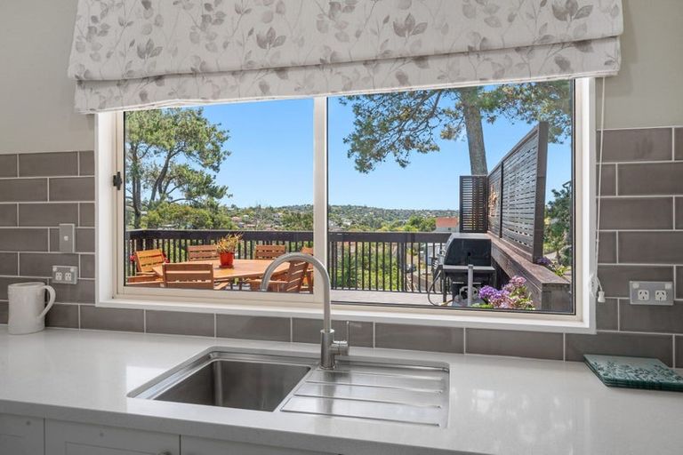 Photo of property in 17 Bushglen Court, Browns Bay, Auckland, 0630