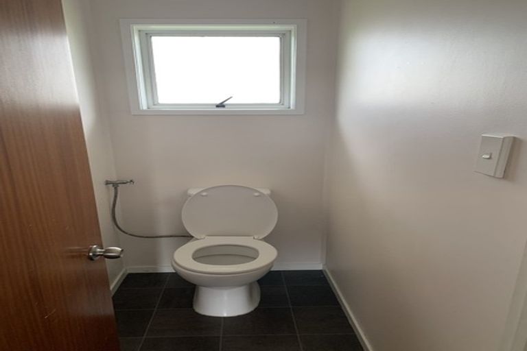 Photo of property in 4206 Great North Road, Glendene, Auckland, 0602