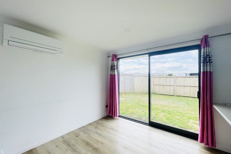 Photo of property in 11 Tauroa Drive, Tuakau, 2121