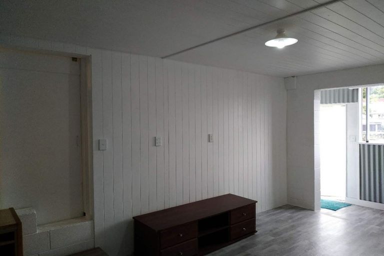 Photo of property in 1/22 Wykeham Place, Glenfield, Auckland, 0629