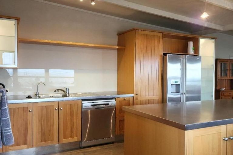 Photo of property in 42 Jans Terrace, Oakura, 4314