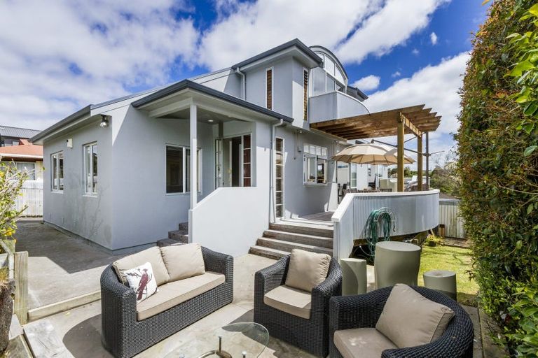 Photo of property in 75 Browns Bay Road, Browns Bay, Auckland, 0630