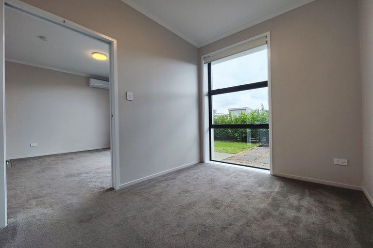 Photo of property in 14 Raranga Lane, Hobsonville, Auckland, 0616
