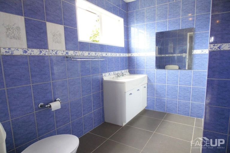 Photo of property in 4 Carillon Place, Massey, Auckland, 0614