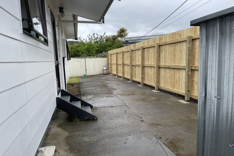 Photo of property in 2/15 Gibson Crescent, Naenae, Lower Hutt, 5011