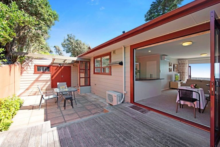 Photo of property in 2/33 Beach Road, Paekakariki, 5034