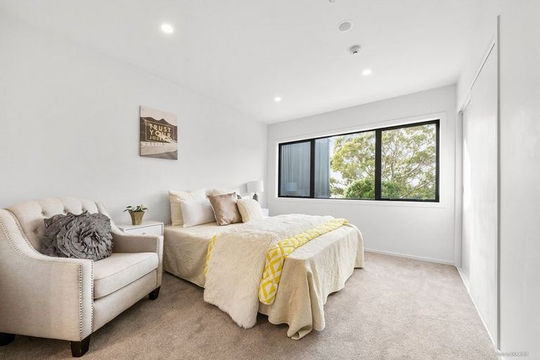 Photo of property in 8/1 Kaponga Crescent, New Lynn, Auckland, 0600