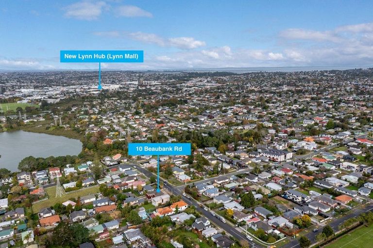 Photo of property in 10 Beaubank Road, Kelston, Auckland, 0602