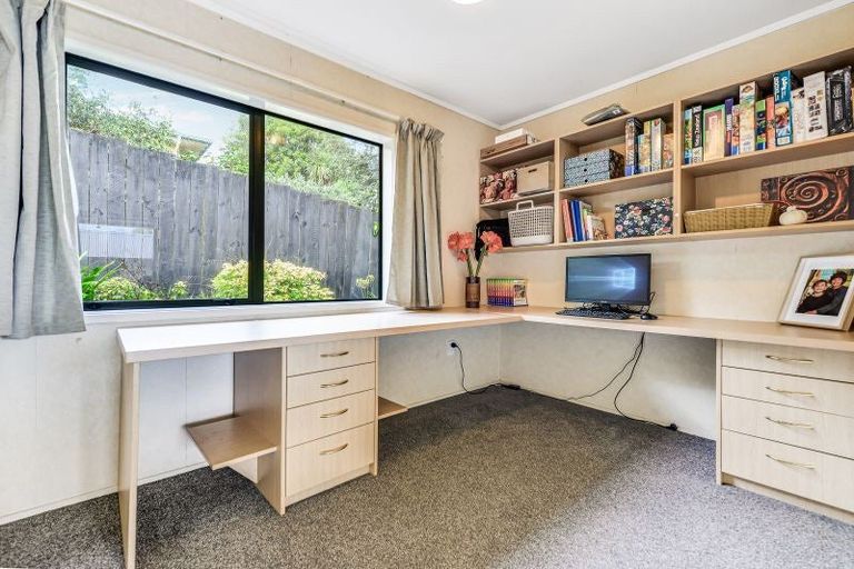 Photo of property in 24 Palm Grove Drive, Western Heights, Hamilton, 3200