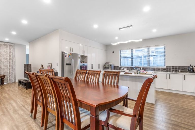 Photo of property in 5 Ara Kakara Avenue, Huapai, Kumeu, 0810