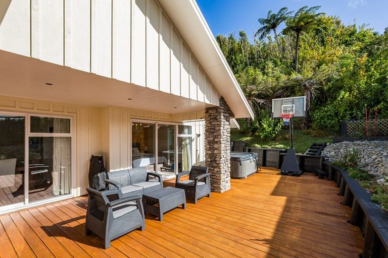 Photo of property in 1 Lindis Lane, Kelson, Lower Hutt, 5010