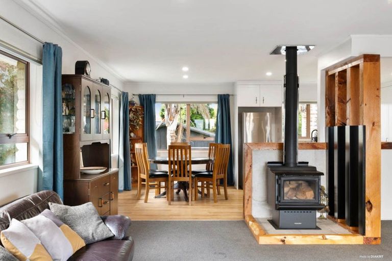 Photo of property in 6 Koromiko Place, Waiuku, 2123