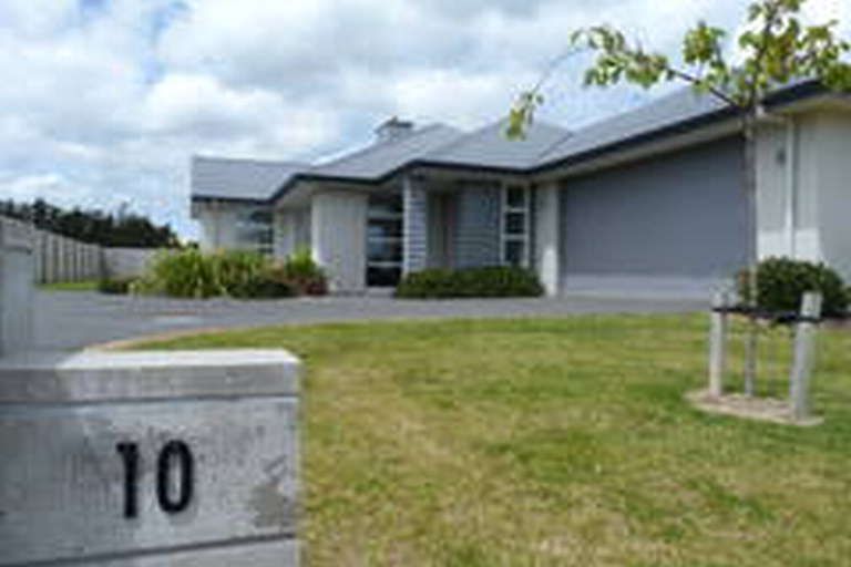 Photo of property in 10 Northside Drive, Waikiwi, Invercargill, 9810