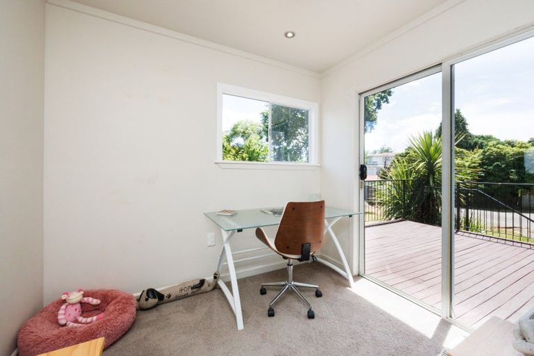 Photo of property in 12 Kent Crescent, Awapuni, Palmerston North, 4412