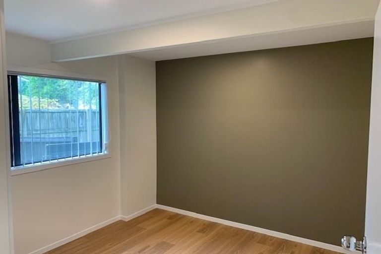 Photo of property in 1/29 Camelot Place, Glenfield, Auckland, 0629