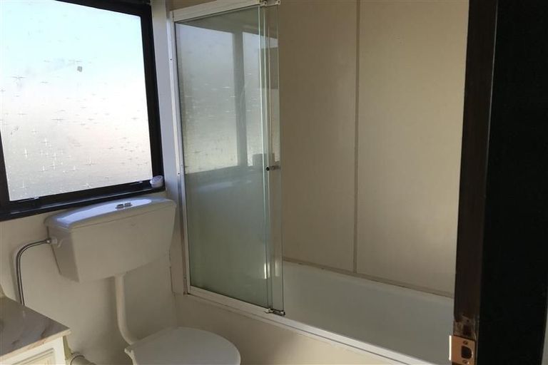 Photo of property in 1/168 Kings Crescent, Hutt Central, Lower Hutt, 5010