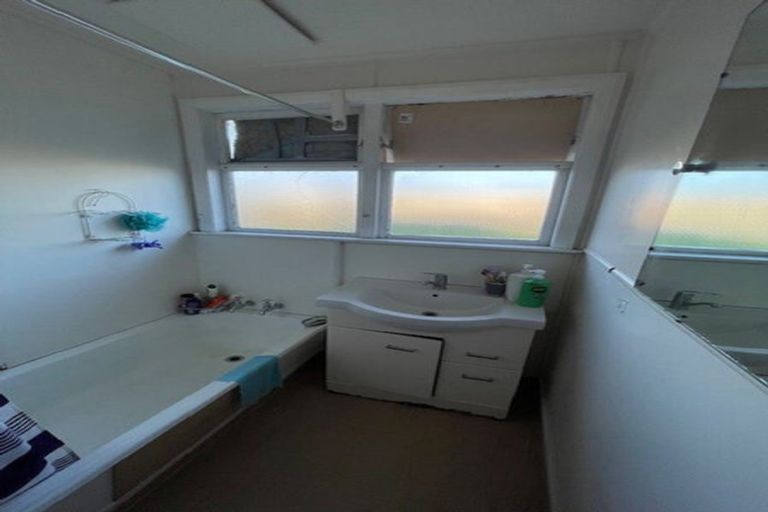 Photo of property in 15 Acourt Street, Hawera, 4610