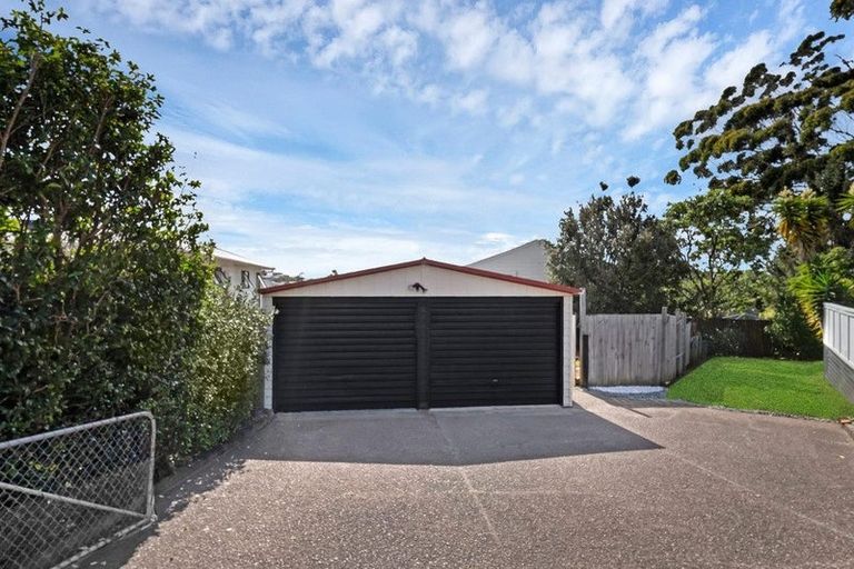 Photo of property in 59 West Harbour Drive, West Harbour, Auckland, 0618