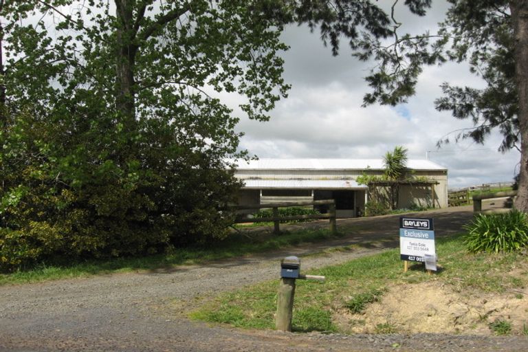 Photo of property in 175 Foster Road, Kumeu, 0891