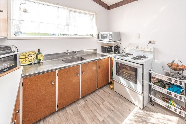 Photo of property in 75a Matai Street, Castlecliff, Whanganui, 4501