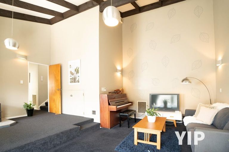 Photo of property in 7 Curacao Place, Grenada Village, Wellington, 6037