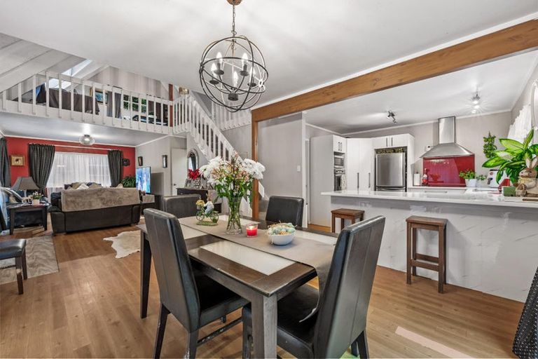 Photo of property in 52a Rua Road, Glen Eden, Auckland, 0602