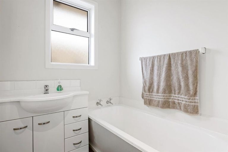 Photo of property in 23 Dunstan Crescent, Hornby, Christchurch, 8042