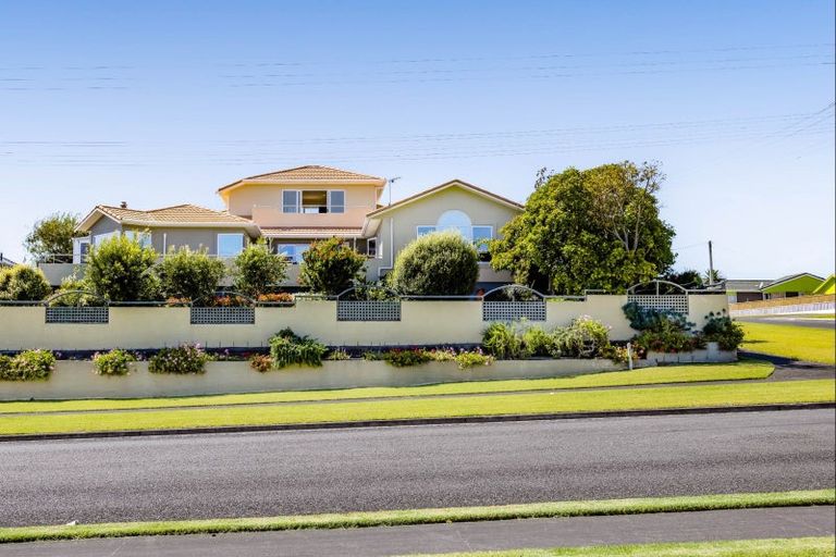 Photo of property in 50 Leslie Street, Waitara, 4320