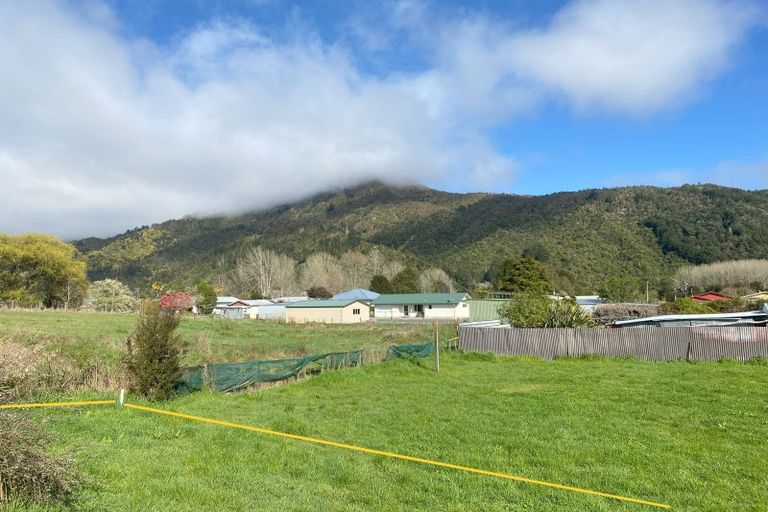 Photo of property in 12 Cromwell Street, Murchison, 7007