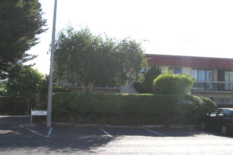 Photo of property in 5/1 Glen Road, Browns Bay, Auckland, 0630