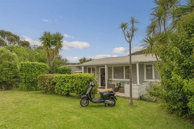 Photo of property in 4 Riverview Road, Cooks Beach, Whitianga, 3591