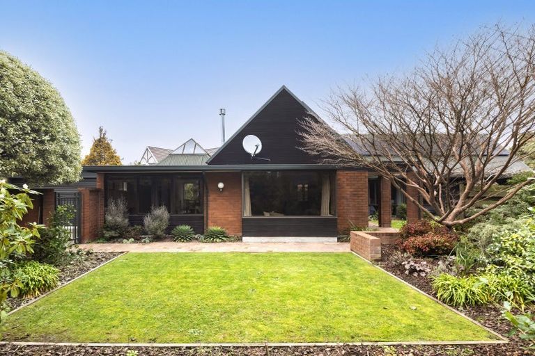 Photo of property in 9 Frith Place, Burnside, Christchurch, 8053