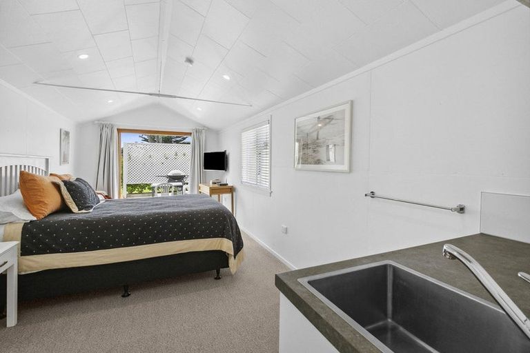 Photo of property in 4 Shearer Drive, Oakura, 4314