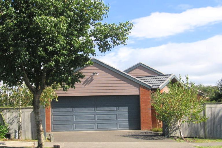 Photo of property in 67 Fernhill Way, Oteha, Auckland, 0632