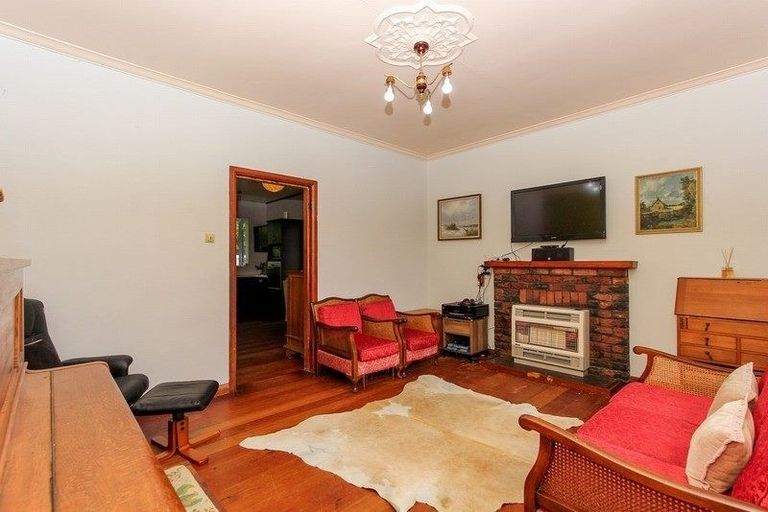 Photo of property in 166 Seaview Road, Westown, New Plymouth, 4310
