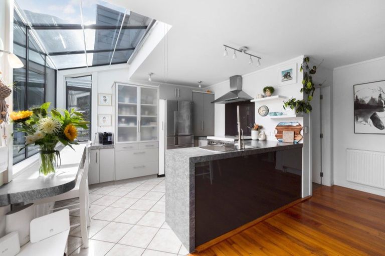 Photo of property in 214 Fernhill Road, Sunshine Bay, Queenstown, 9300